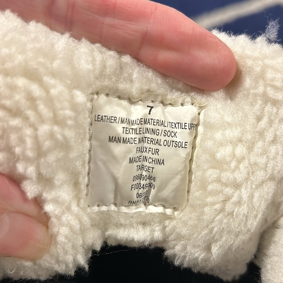 Snow Boots - Picture 6 of 8